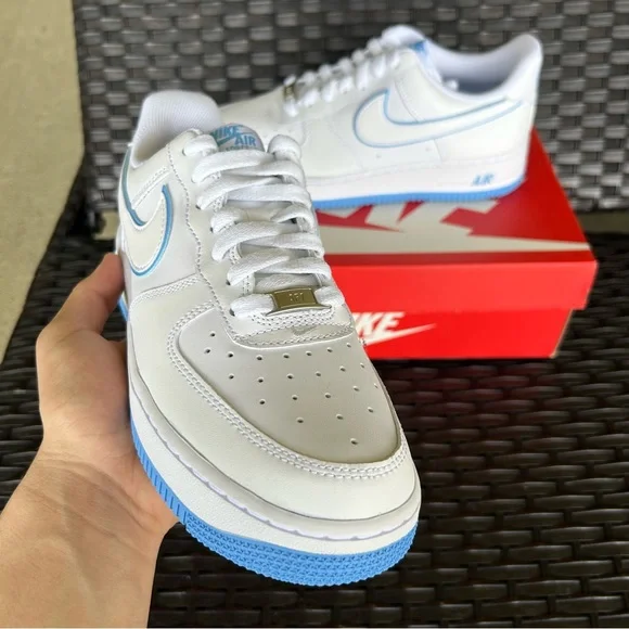 NIKE AIR FORCE 1 '07 WHITE UNIVERSITY BLUE Size 7 - Picture 2 of 5